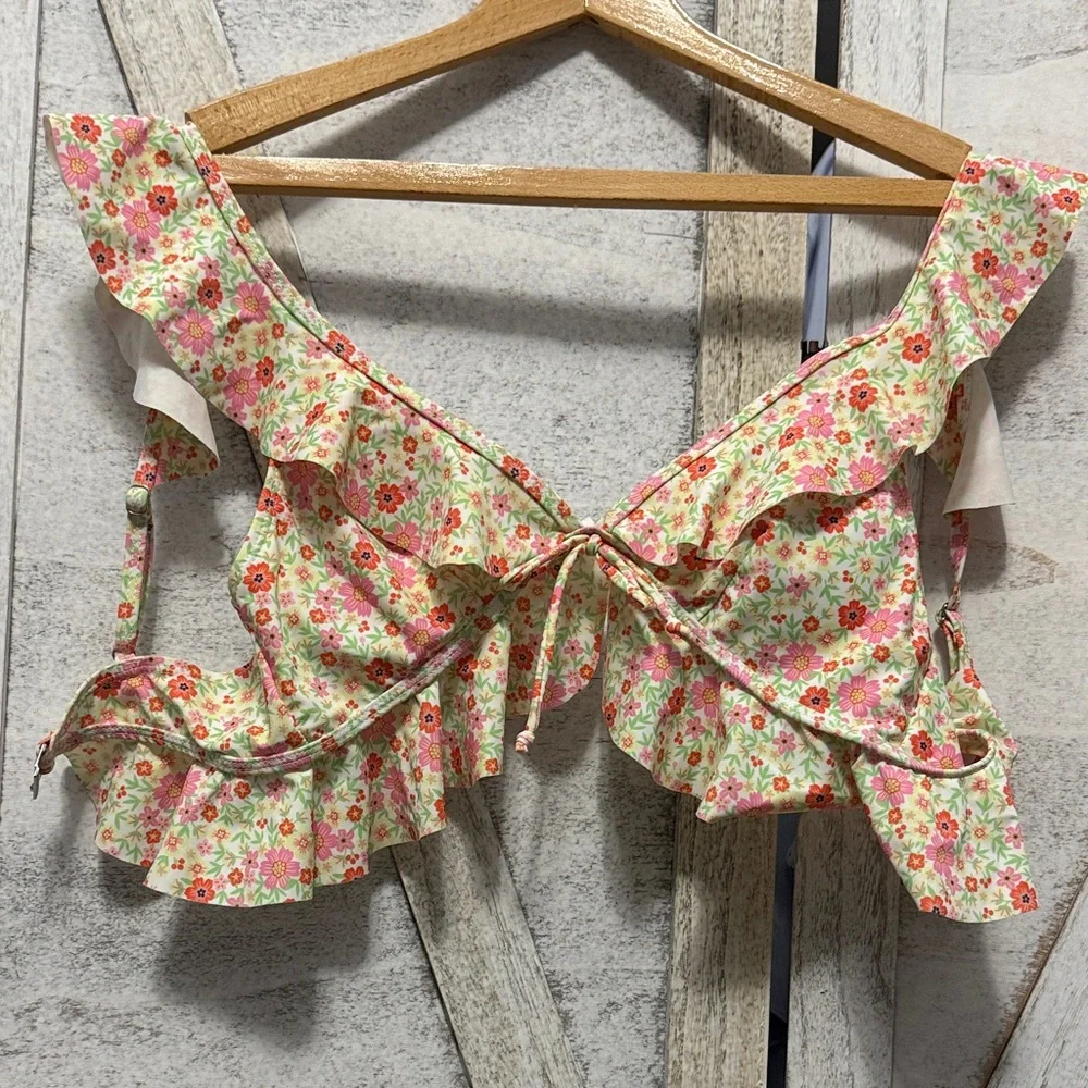 Floral Ruffle Bikini Set - Picture 3 of 12